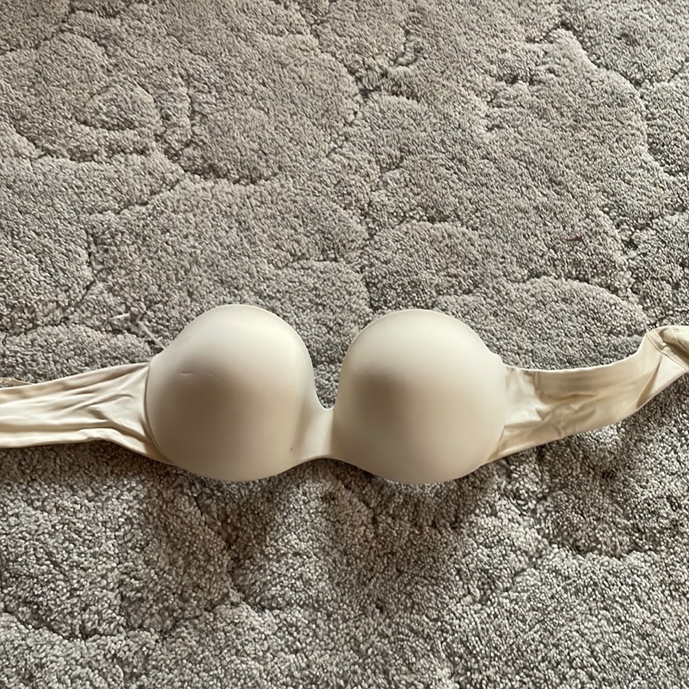 Strapless bra 38B